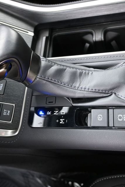 Used 2024 White Lexus 550 Premium image 43