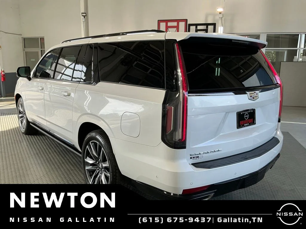 Used 2021 Crystal White Tricoat Cadillac Sport Platinum image 31