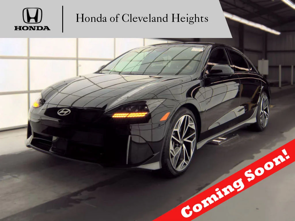 Used 2023 Onyx Black Hyundai Limited image 1