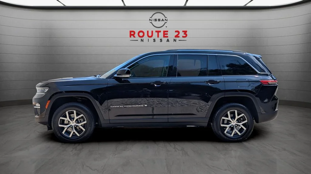 Used 2023 Black Jeep Limited image 5