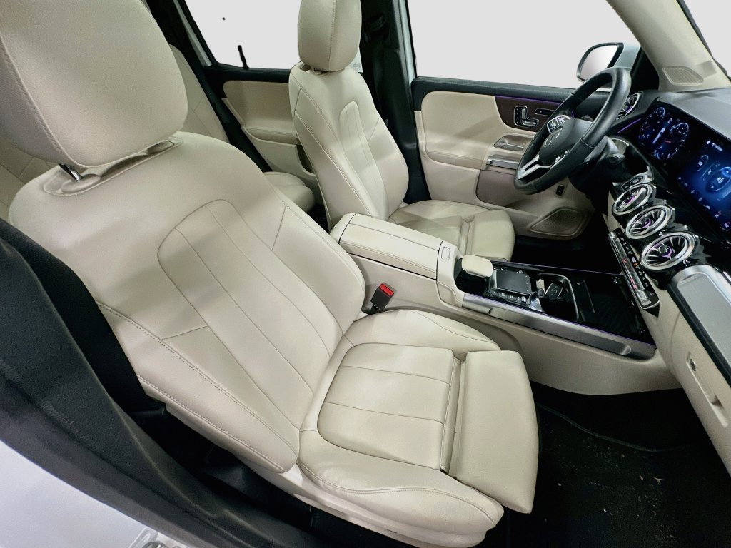 Used 2023 White Mercedes-Benz GLB 250 image 28