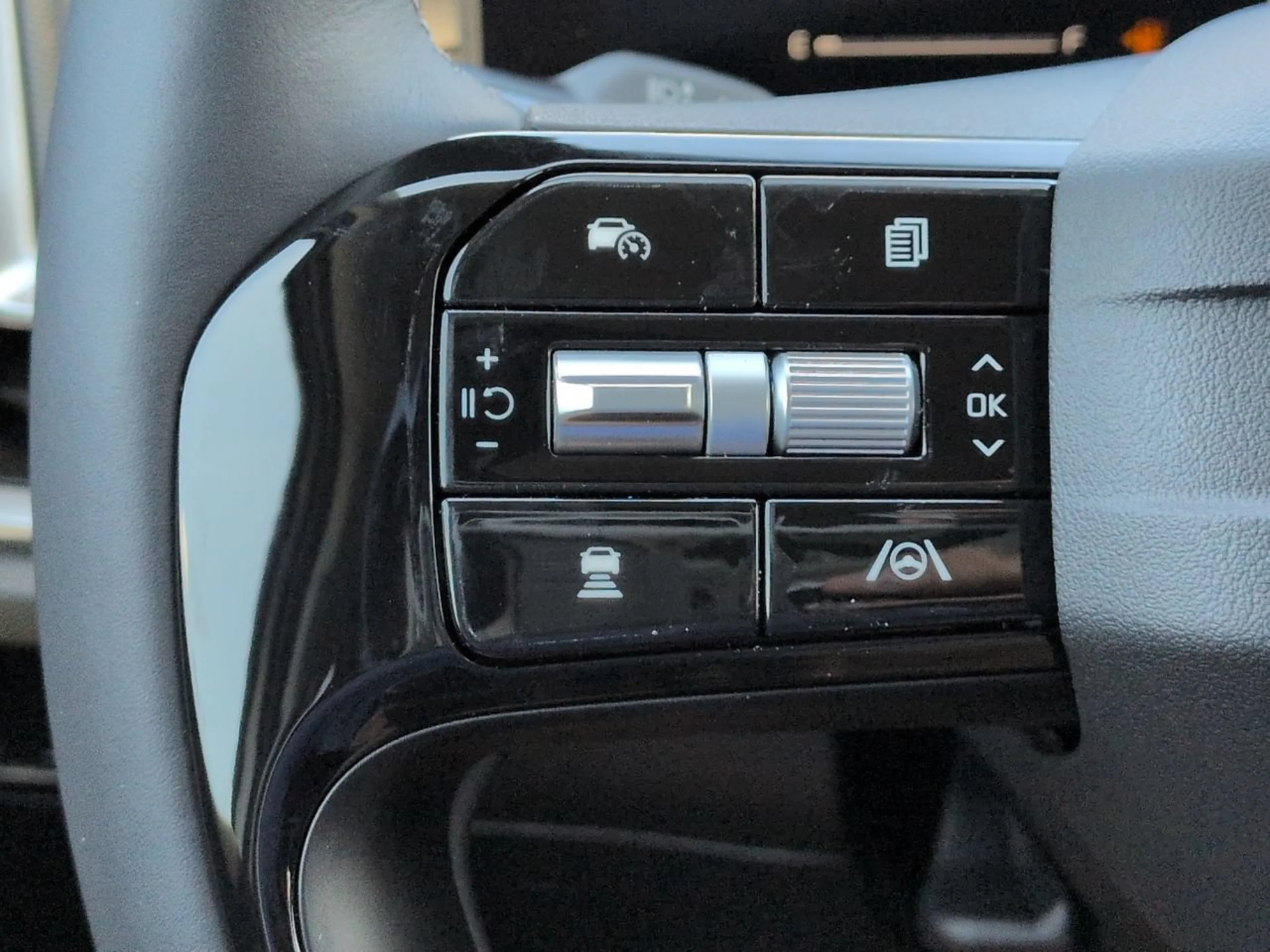 New 2026 Ivory Silver Kia LX image 38