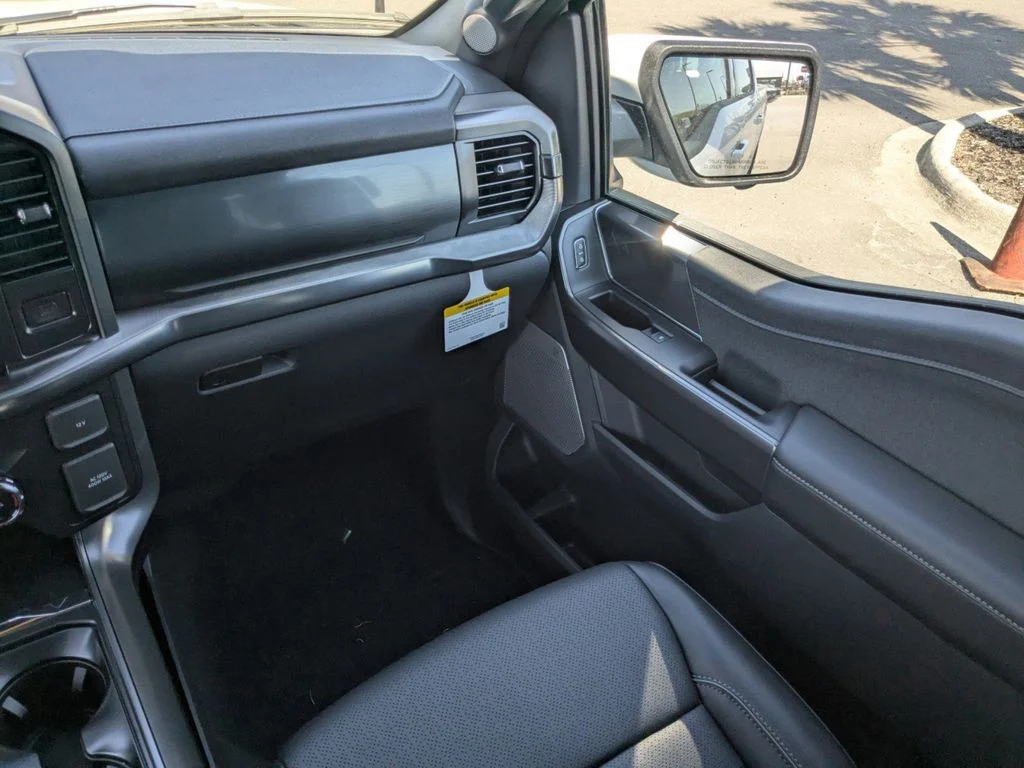 New 2026 Oxford White Ford Lariat image 17