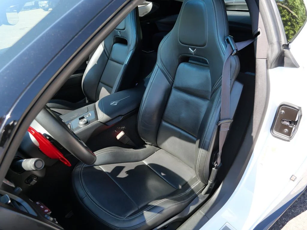 Used 2014 White Chevrolet Base image 17