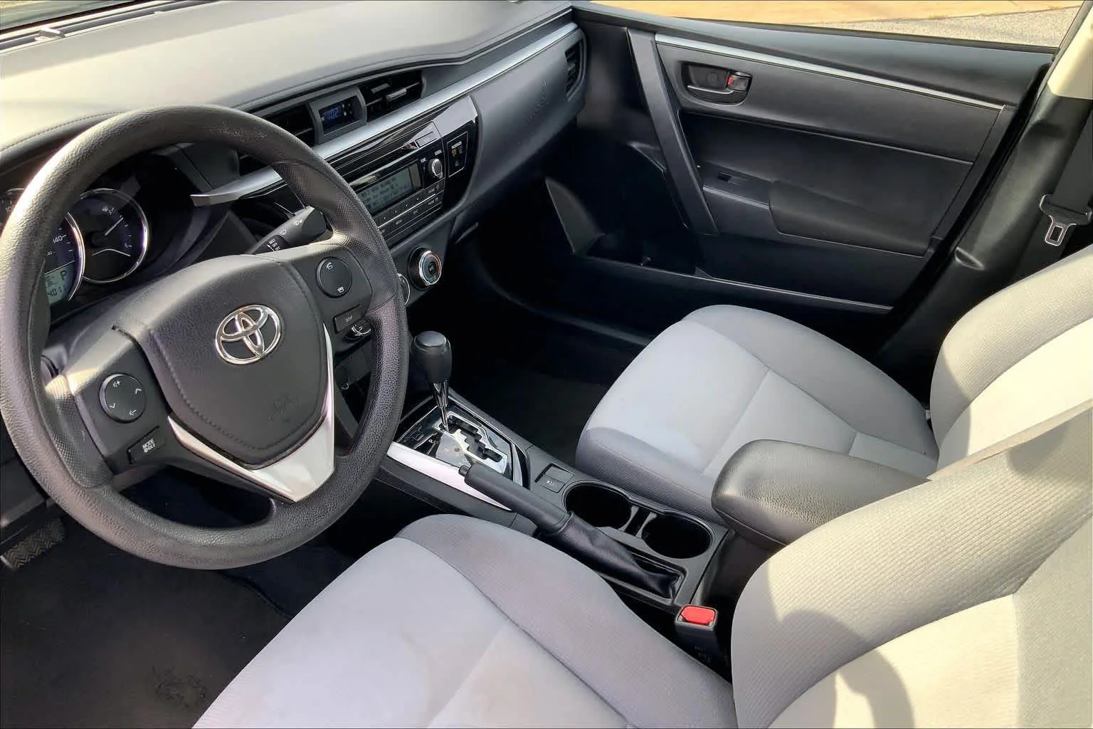 Used 2014 Black Sand Mica Toyota L image 14