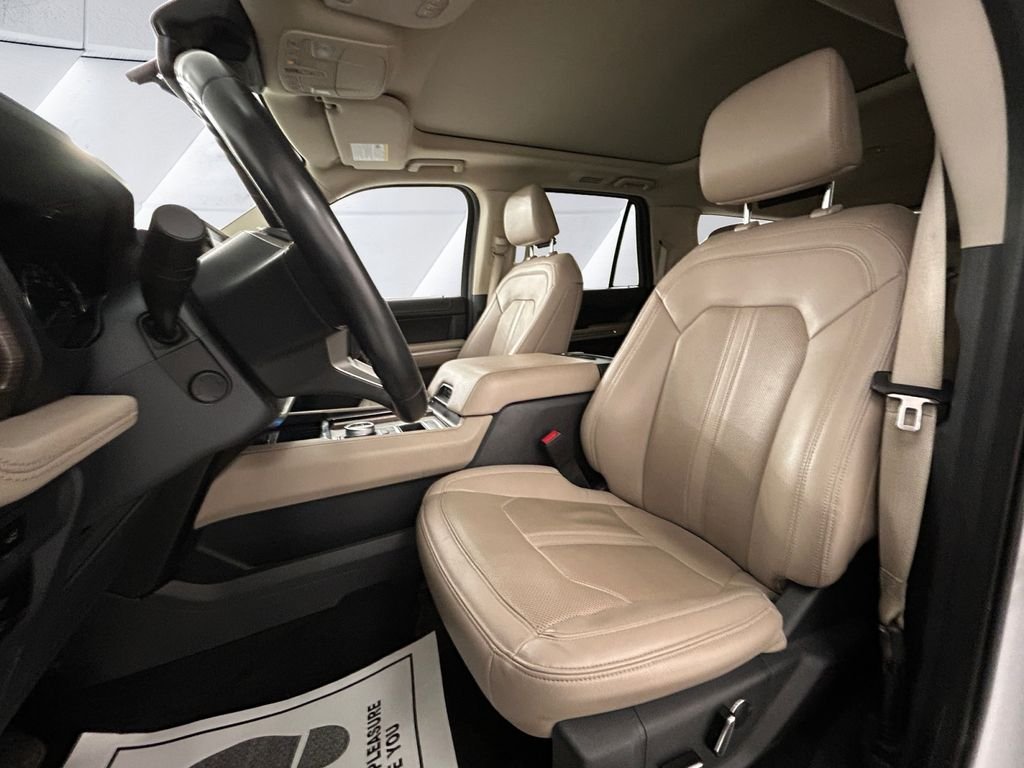 Used 2024 White Ford Limited image 8