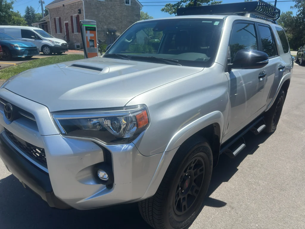 Used 2021 Classic Silver Metallic Toyota Venture image 2