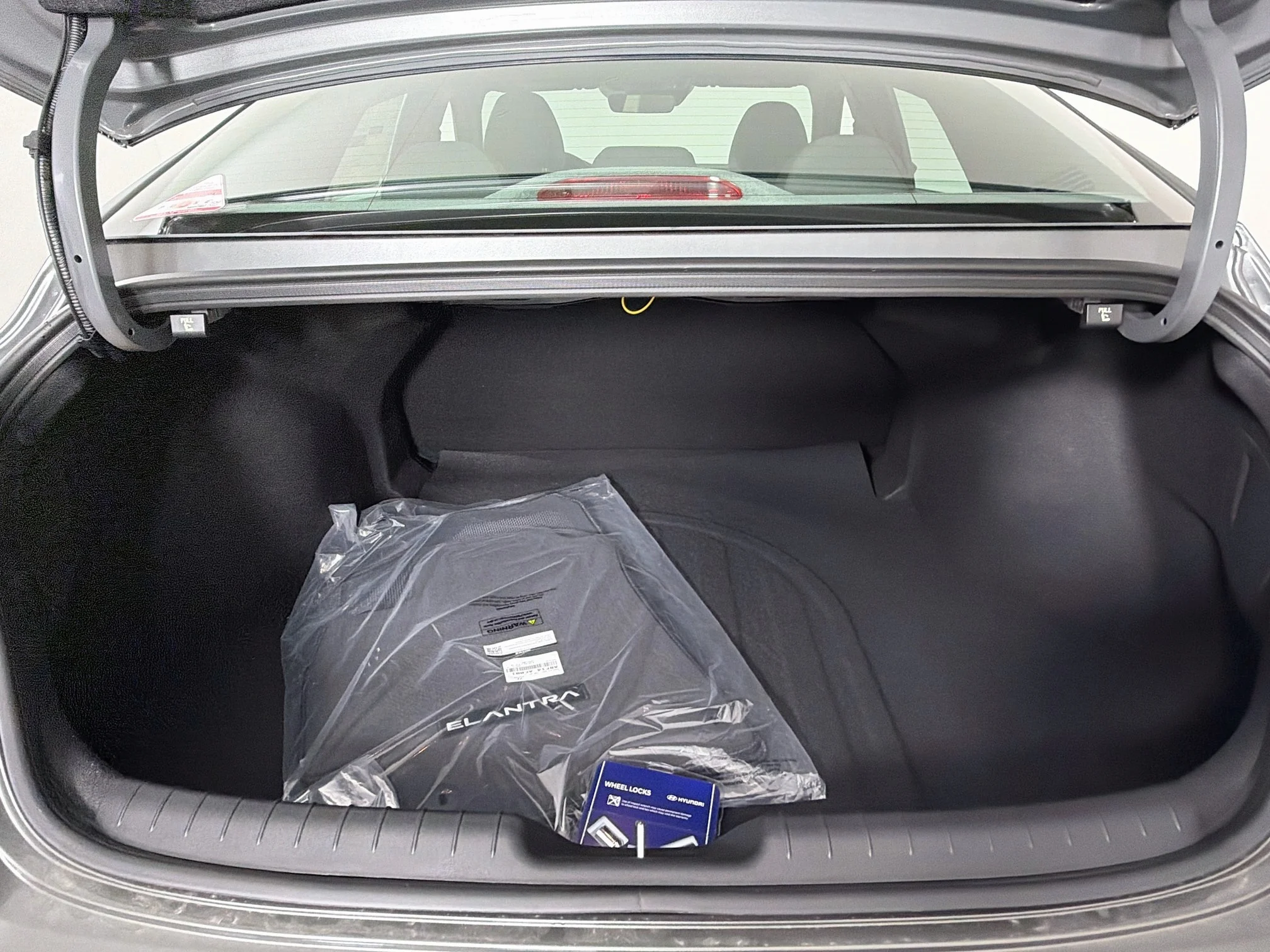 New 2026 Amazon Gray Hyundai SE image 23