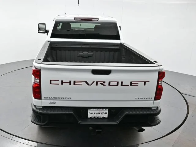 Used 2022 SUMMIT WHITE Chevrolet Custom image 33