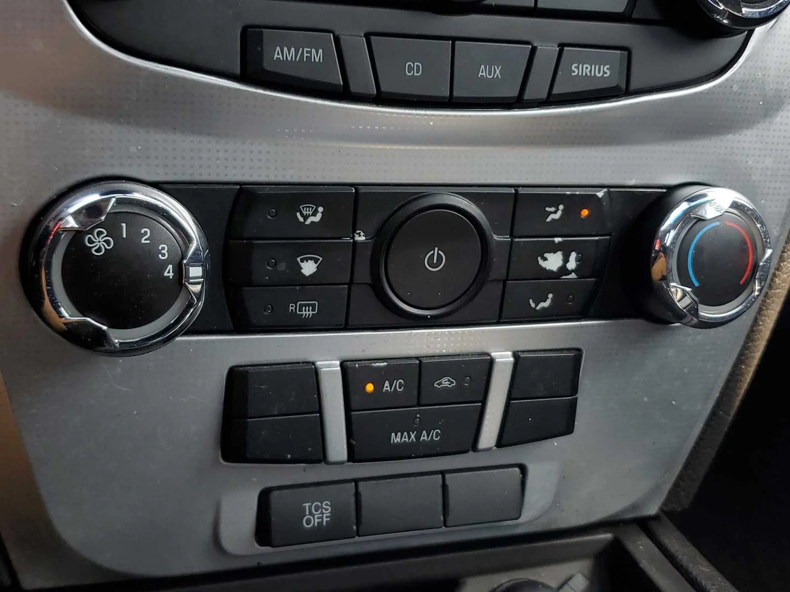 Used 2012 Tuxedo Black Metallic Ford SE image 23