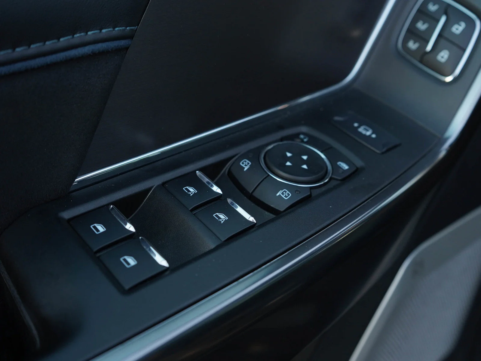 Used 2026 Agate Black Metallic Ford Platinum image 22