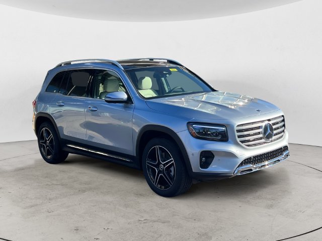 New 2026 Silver Mercedes-Benz GLB 250 image 3