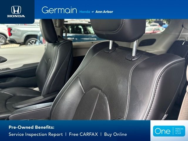 Used 2019 Brilliant Black Crystal Pearlcoat Chrysler Limited image 25