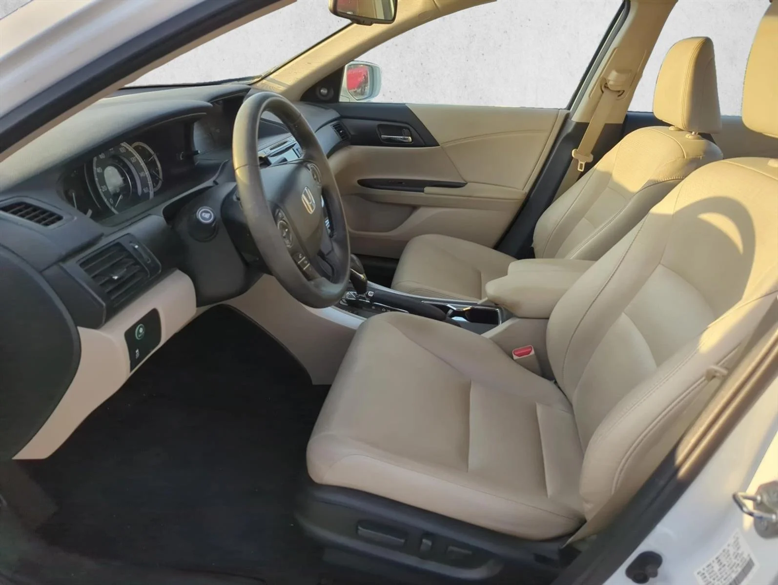 Used 2015 White Honda EX-L image 11