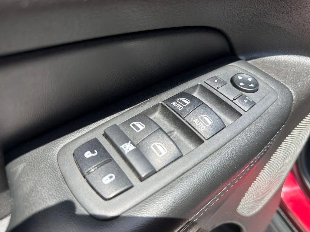 Used 2019 Red Jeep Limited image 11