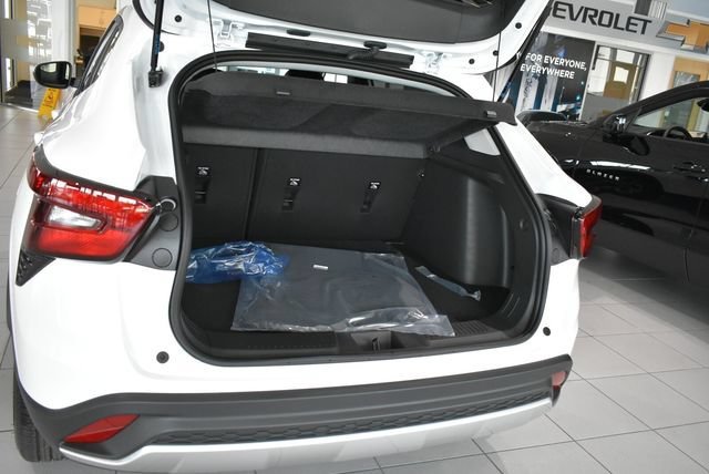 New 2026 Summit White Chevrolet LT image 20