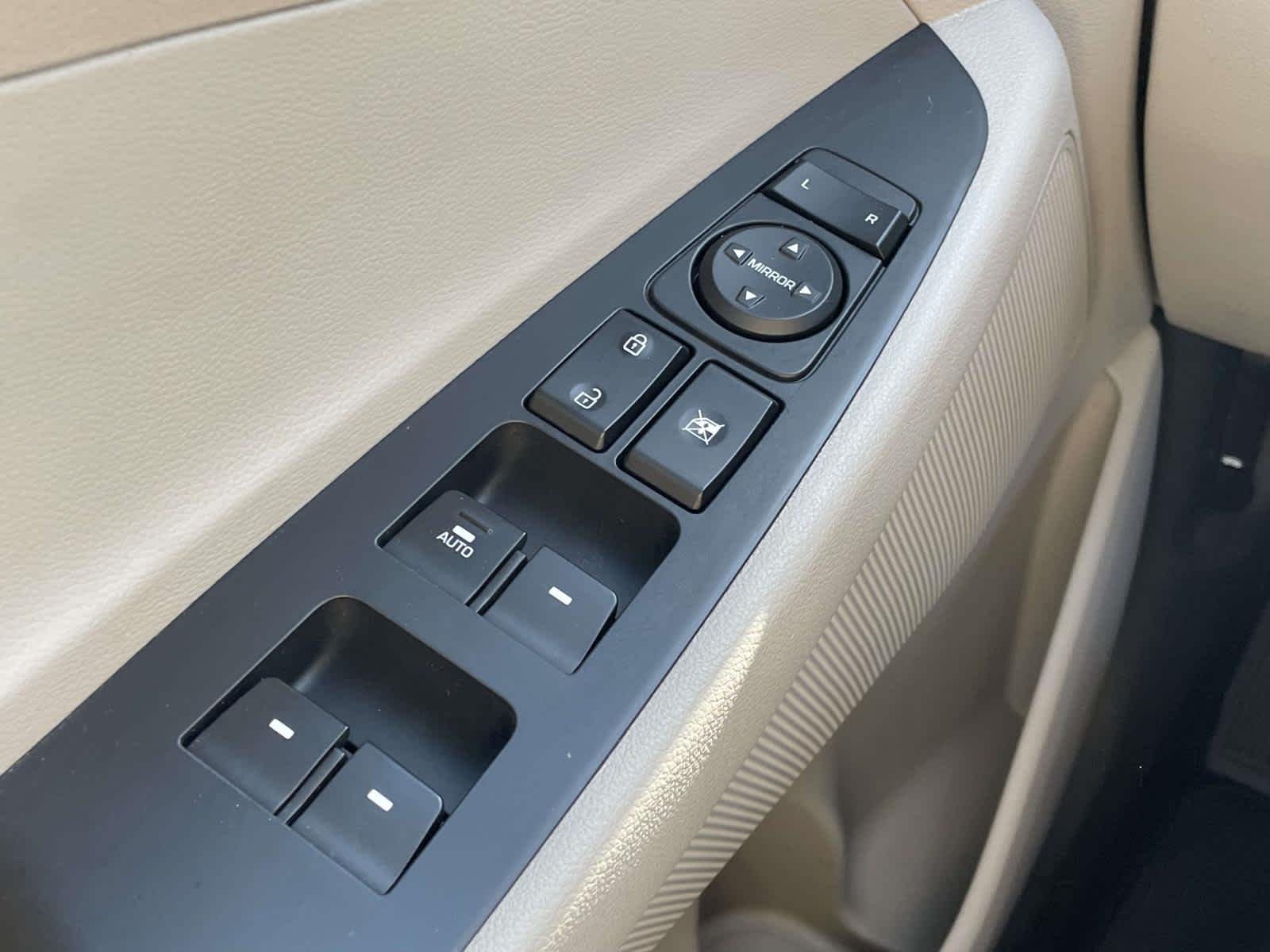 Used 2019 Coliseum Gray Hyundai SEL image 32