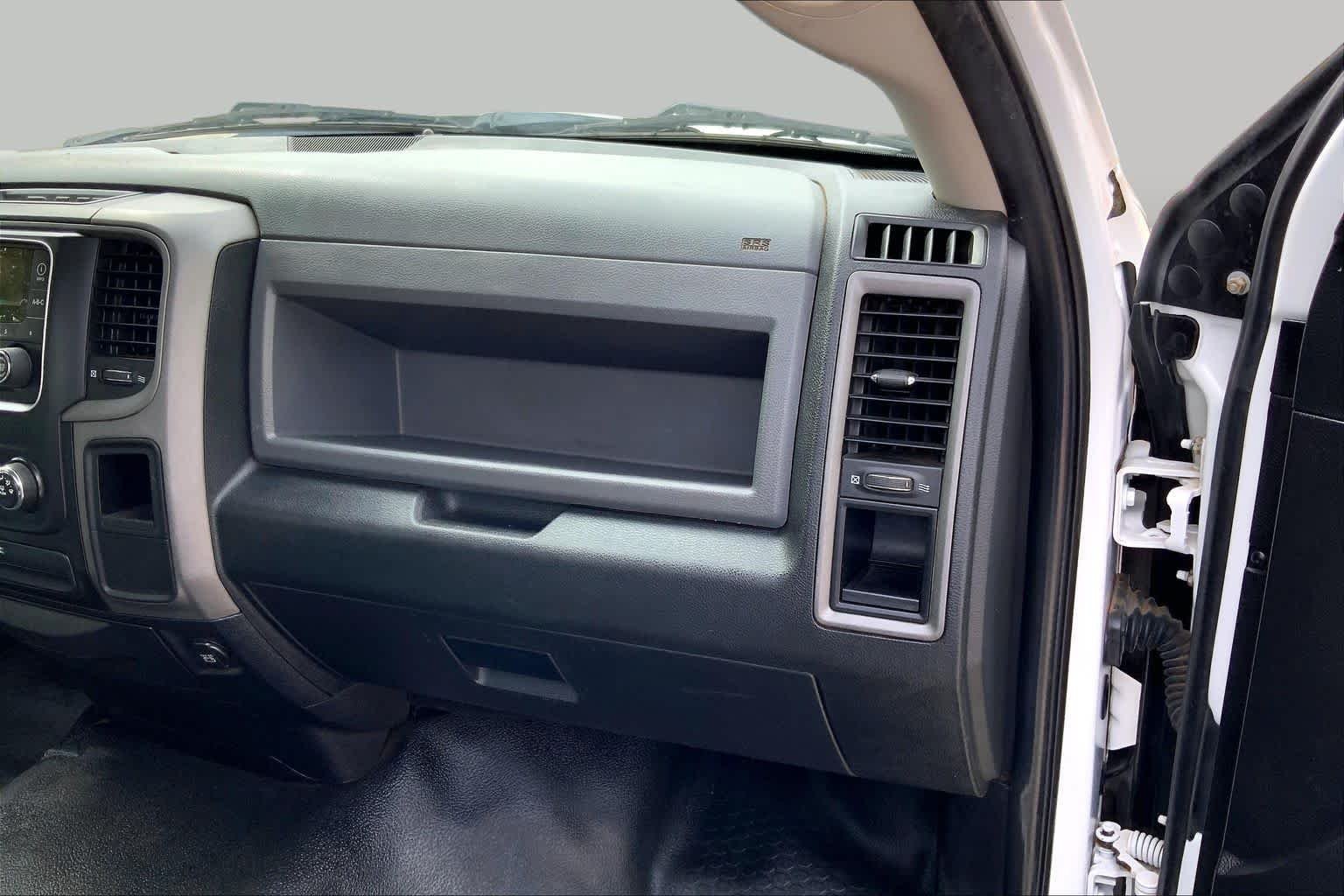 Used 2016 Bright White Clearcoat Ram Tradesman image 18