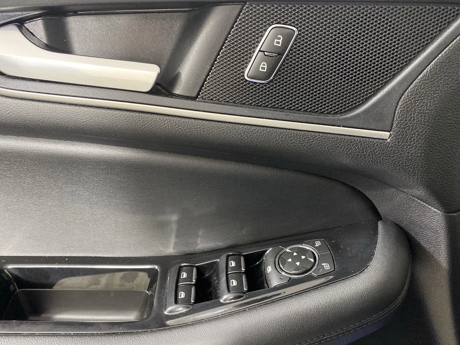 Used 2020 Atlas Blue Ford SEL image 15