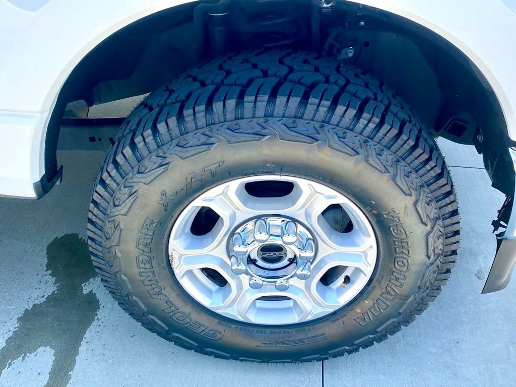 Used 2025 White Ford XLT image 13
