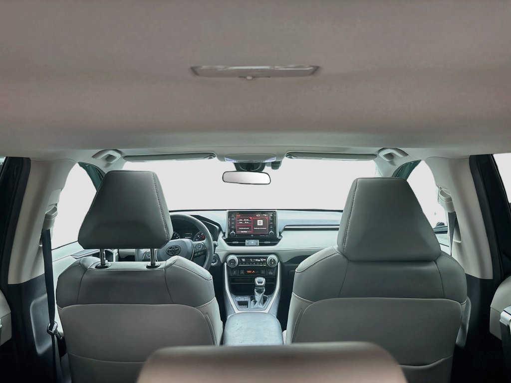Used 2021 Black Toyota XLE Premium image 24
