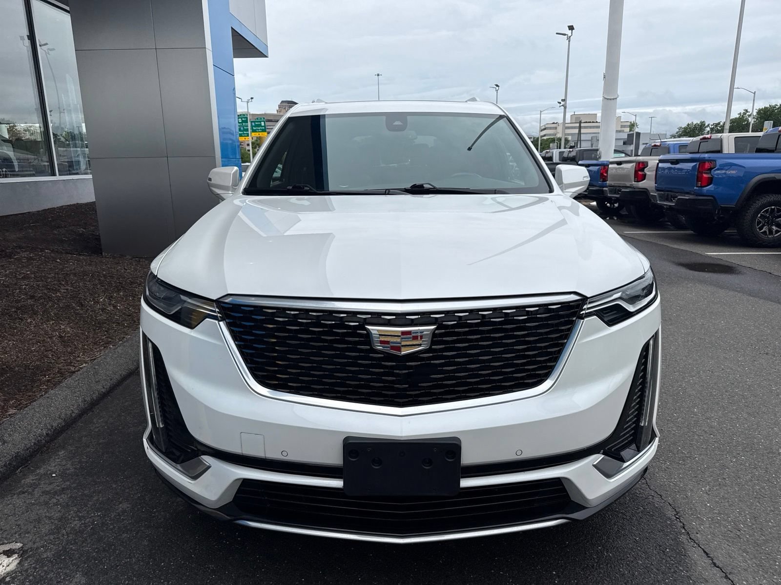 Used 2020 CRYSTAL WHITE TRICOAT Cadillac AWD Premium Luxury image 3