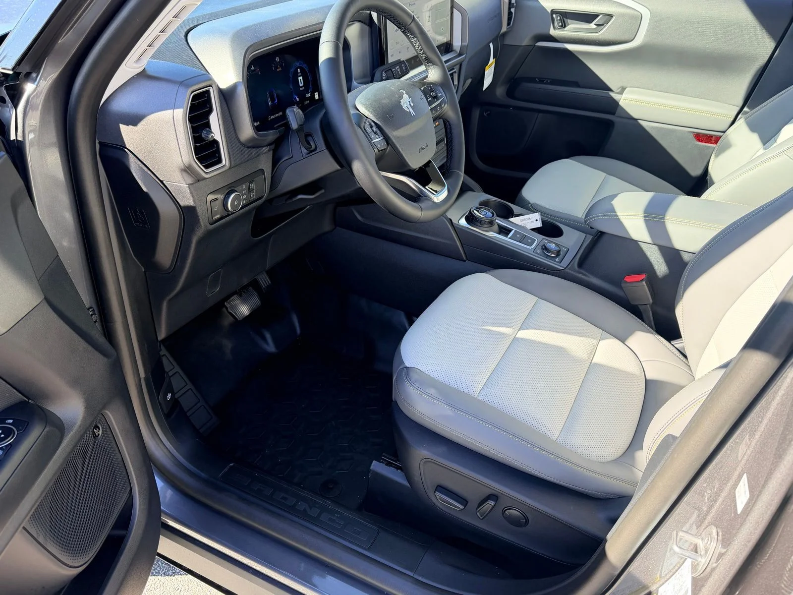 New 2025 Gray Ford Badlands image 18