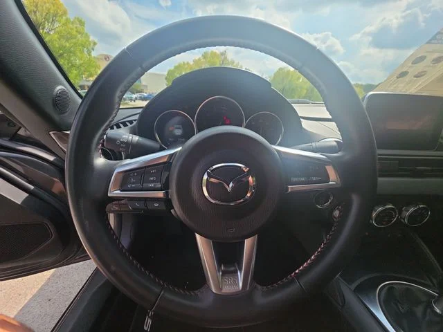 Used 2017  Mazda Grand Touring image 14