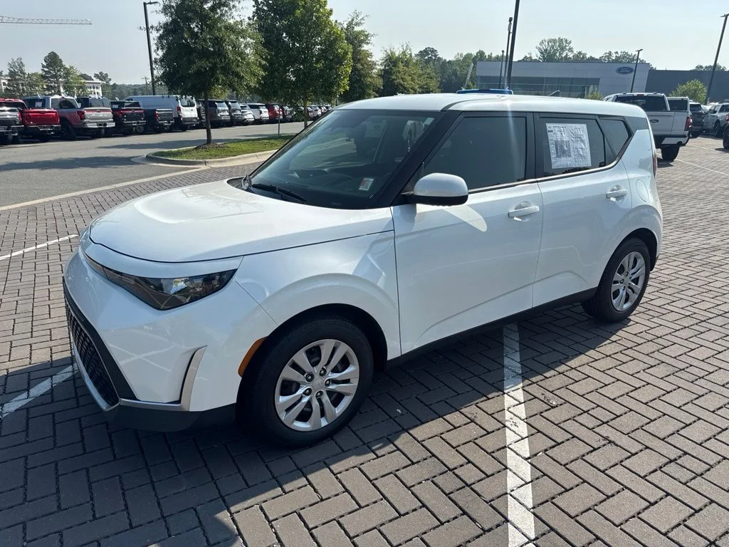 Used 2024 White Kia LX image 3
