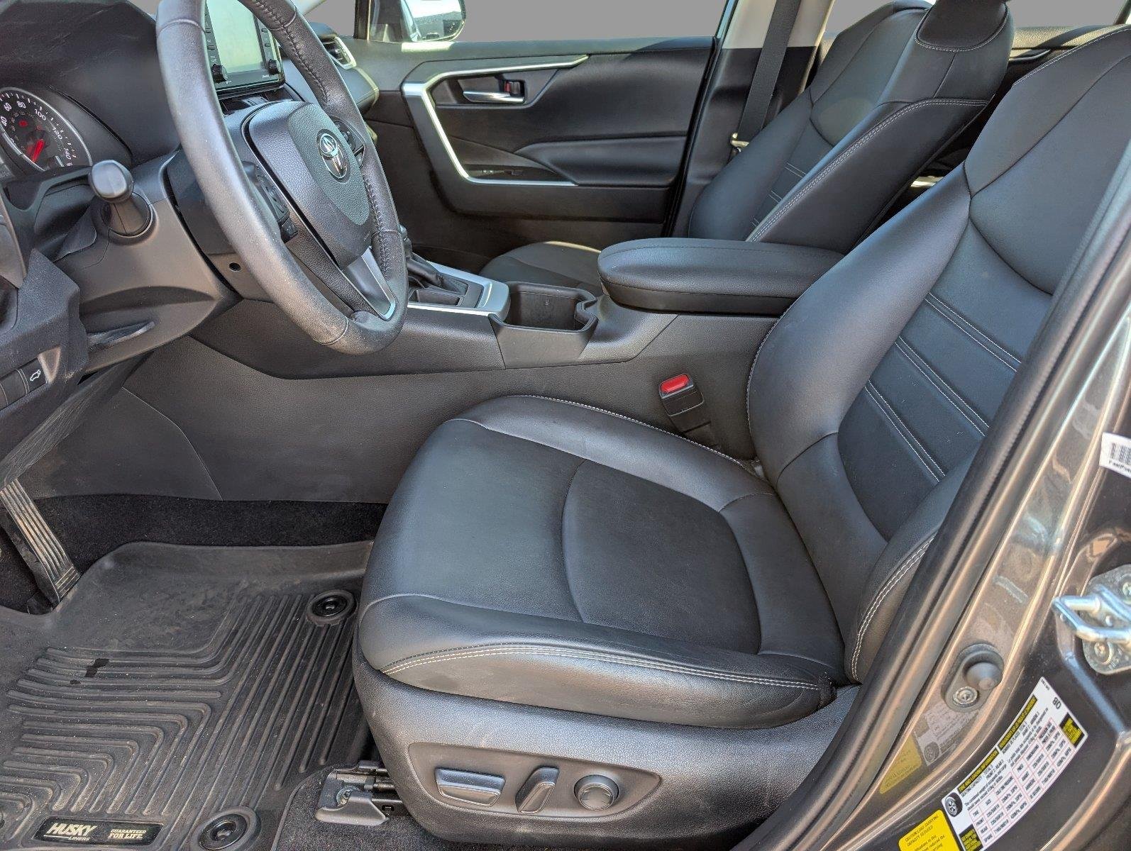 Used 2022 Magnetic Gray Metallic Toyota XLE Premium image 3