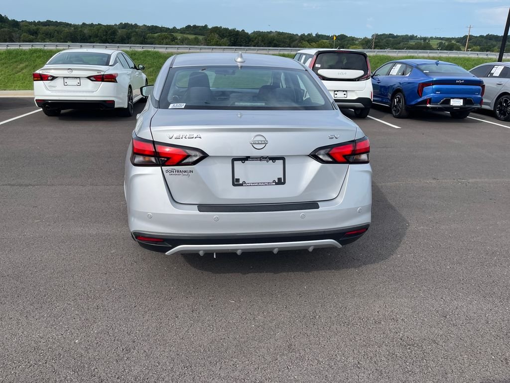Used 2024 Silver Nissan 1.6 SV image 4