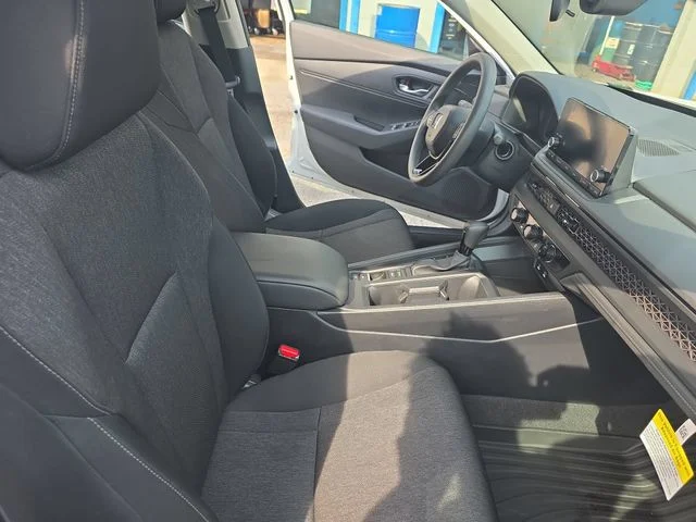 Used 2025 White Honda LX image 11