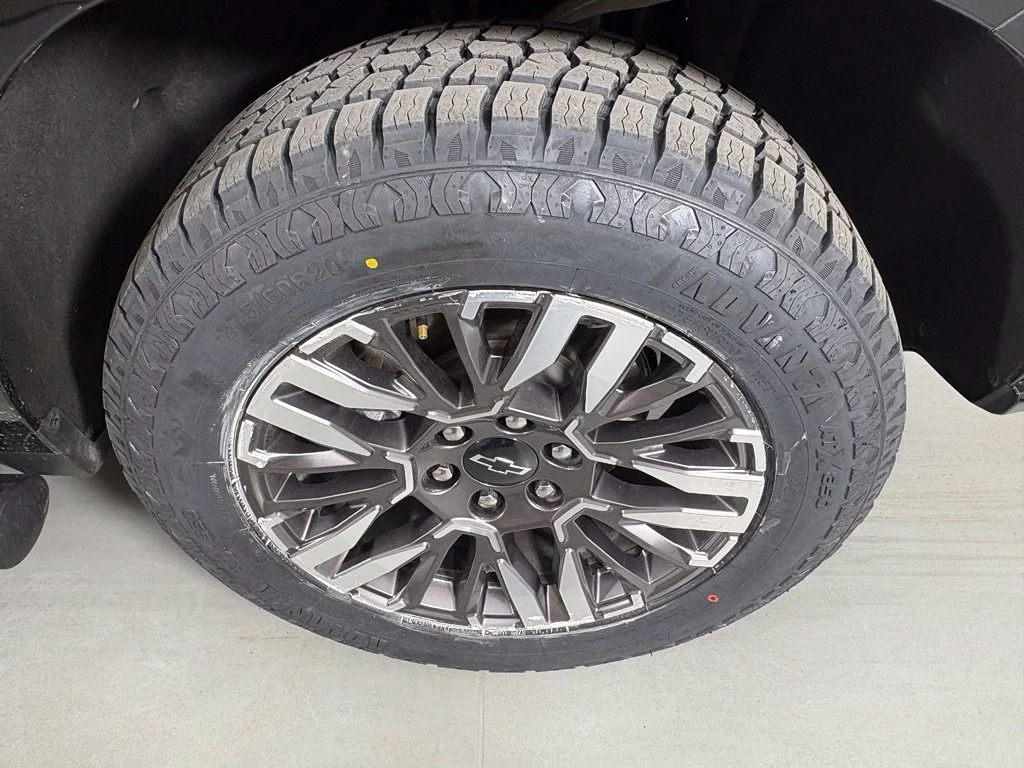 Used 2025 Black Chevrolet Z71 image 14