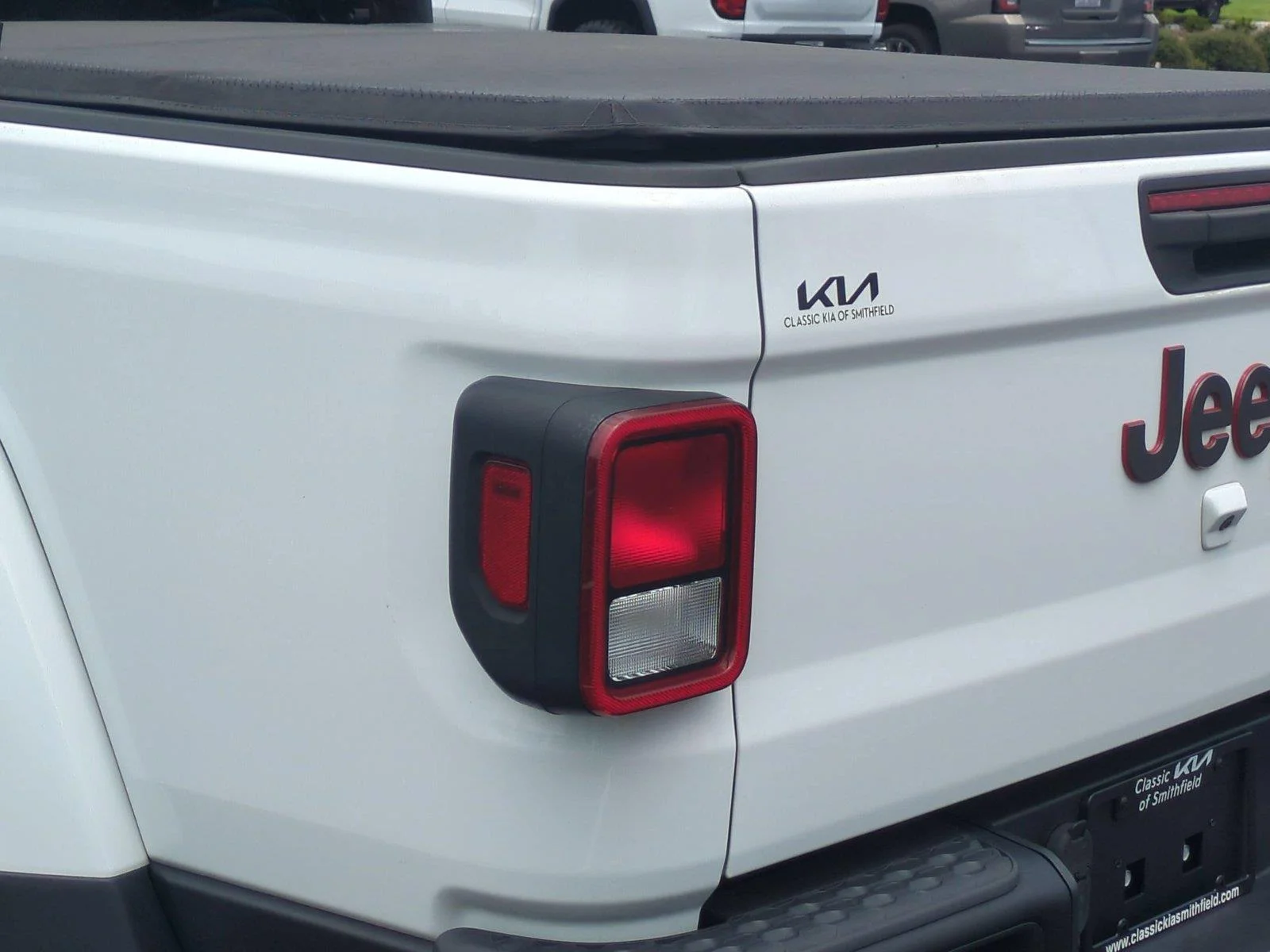 Used 2023 Bright White Clearcoat Jeep Rubicon image 12