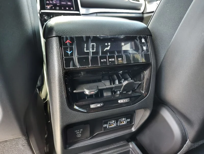 Used 2025 White Jeep Altitude X image 16