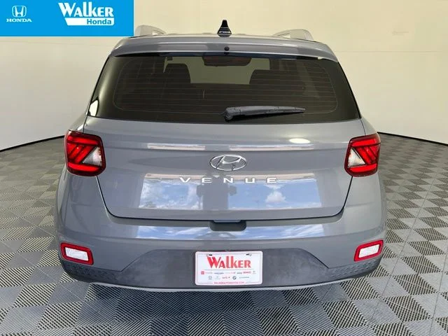 Used 2022 Galactic Gray Hyundai SEL image 6