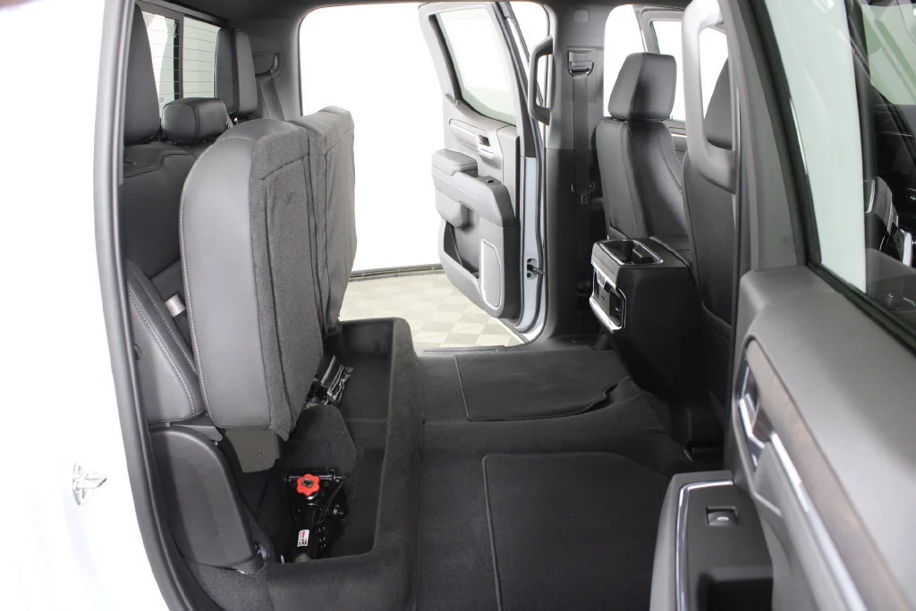 2026 GMC Sierra 1500 SLT - Photo 13