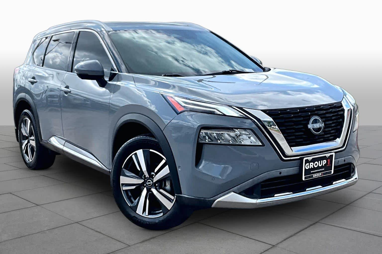 Used 2023 Boulder Gray Pearl Nissan Platinum image 3