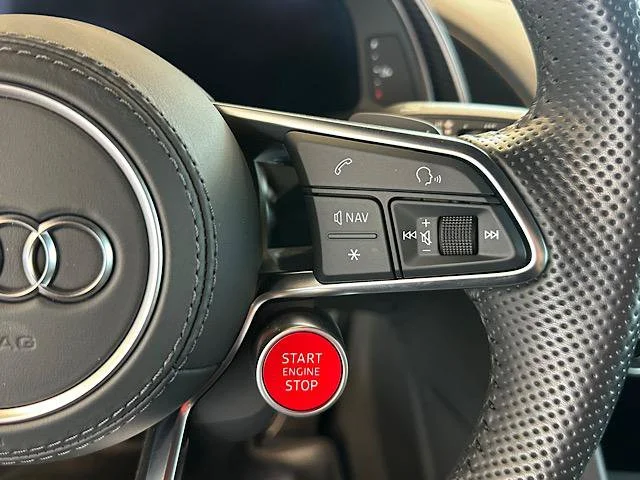 Used 2017 Daytona Gray Pearl Effect Audi V10 image 19