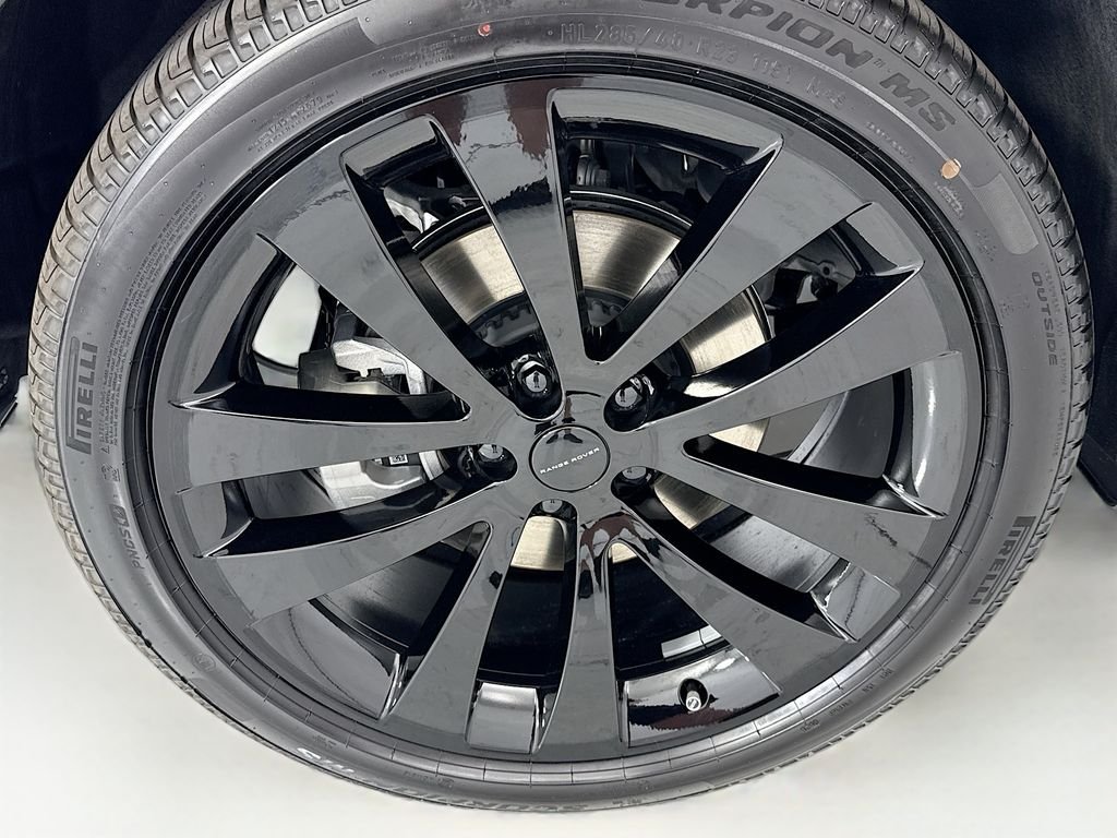 New 2026 Borasco Grey Land Rover Dynamic SE image 32