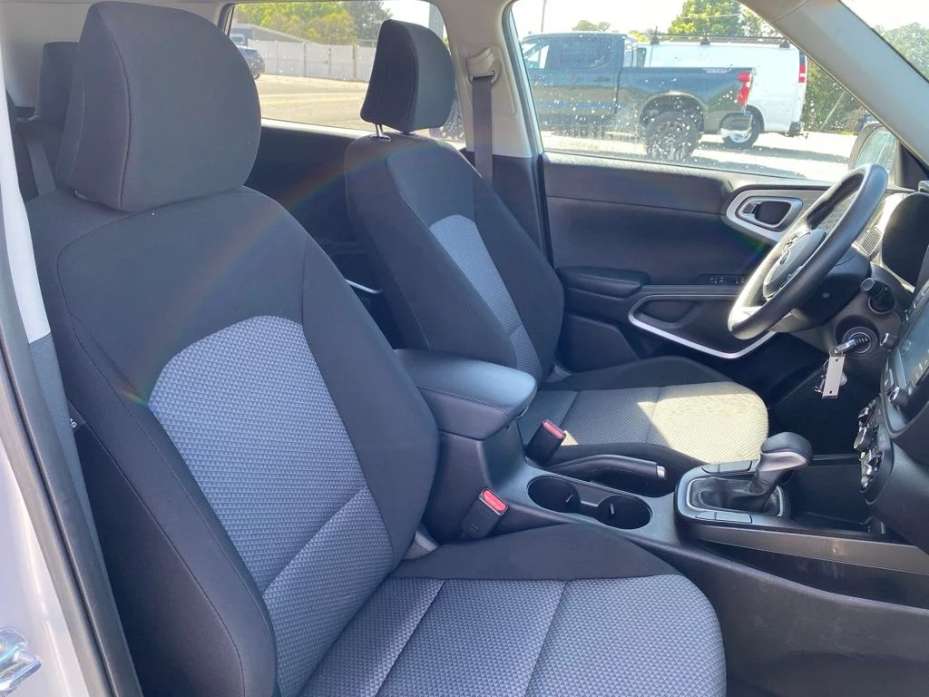 2021 Kia Soul LX - Photo 23