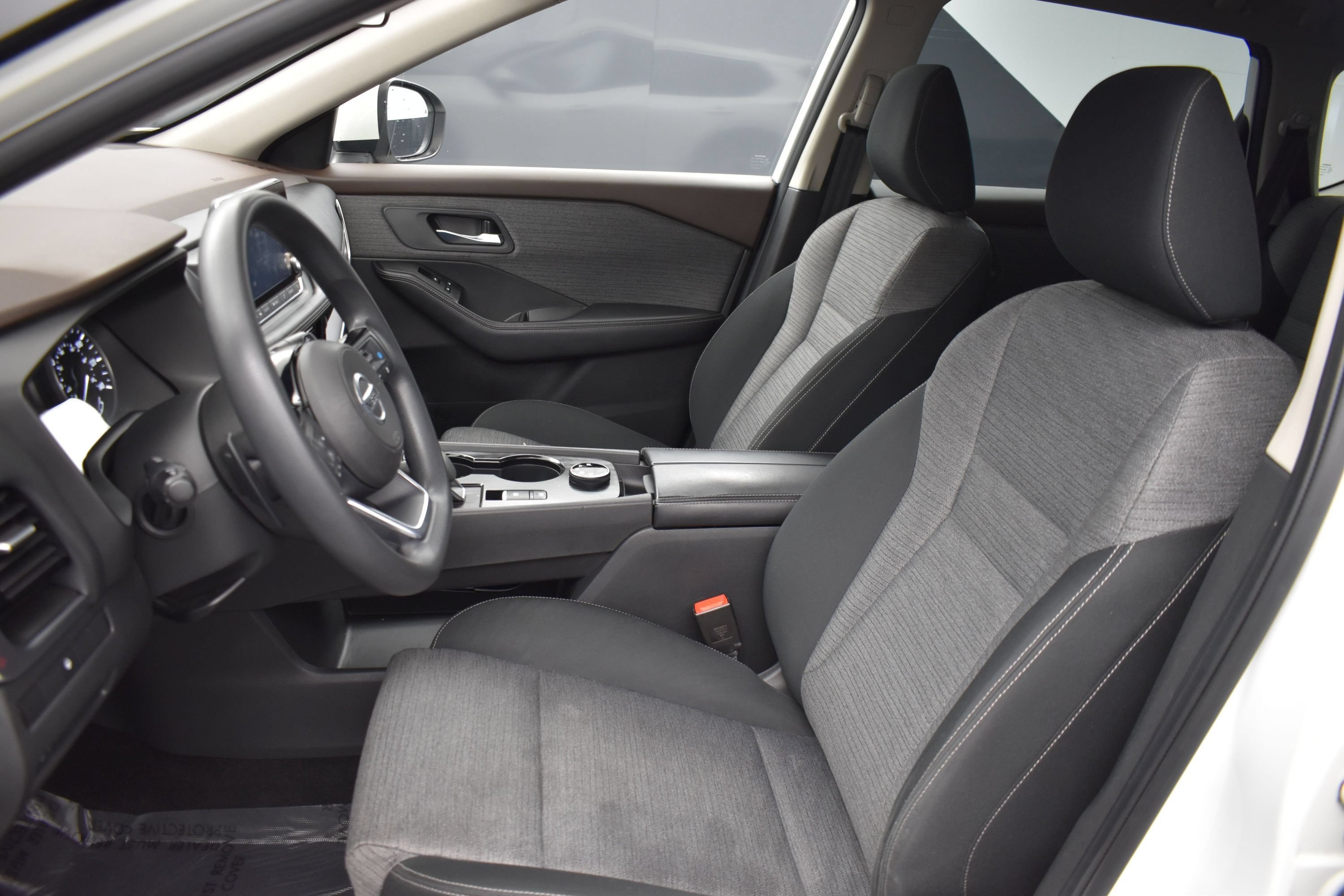 Used 2021 Pearl White Tricoat Nissan SV image 11