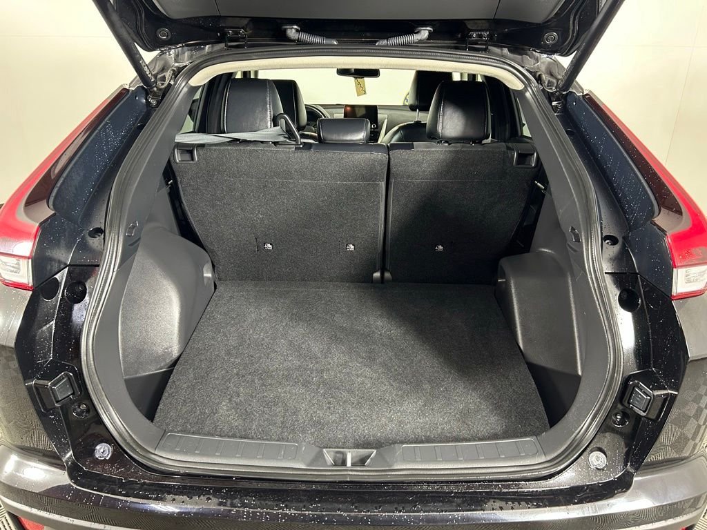 Used 2024 Silver Mitsubishi SE image 21