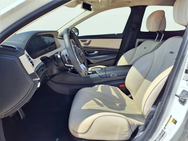Used 2019 White Mercedes-Benz 4MATIC® image 20
