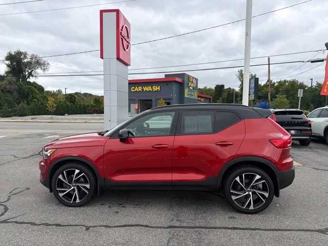 Used 2021 Red Volvo R-Design image 8