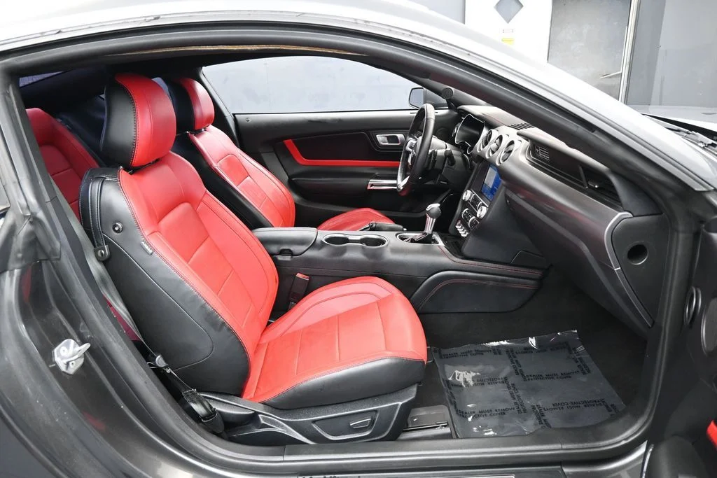Used 2020 Magnetic Ford GT Premium image 29