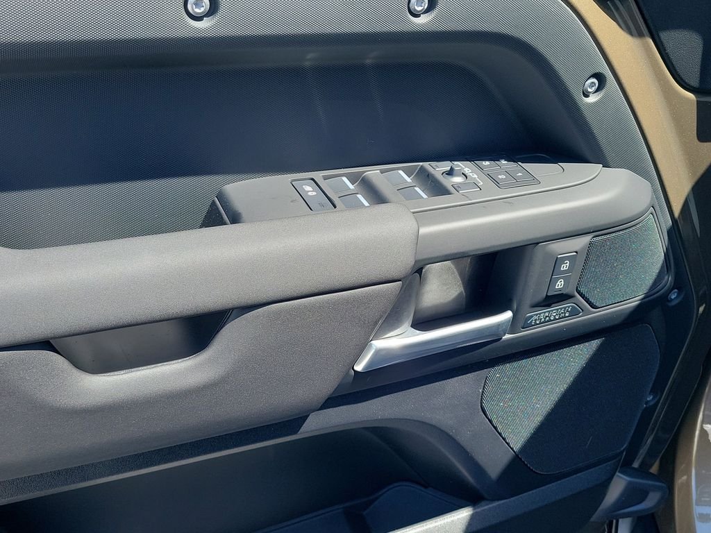 New 2026 Gondwana Stone Land Rover X-Dynamic SE image 23