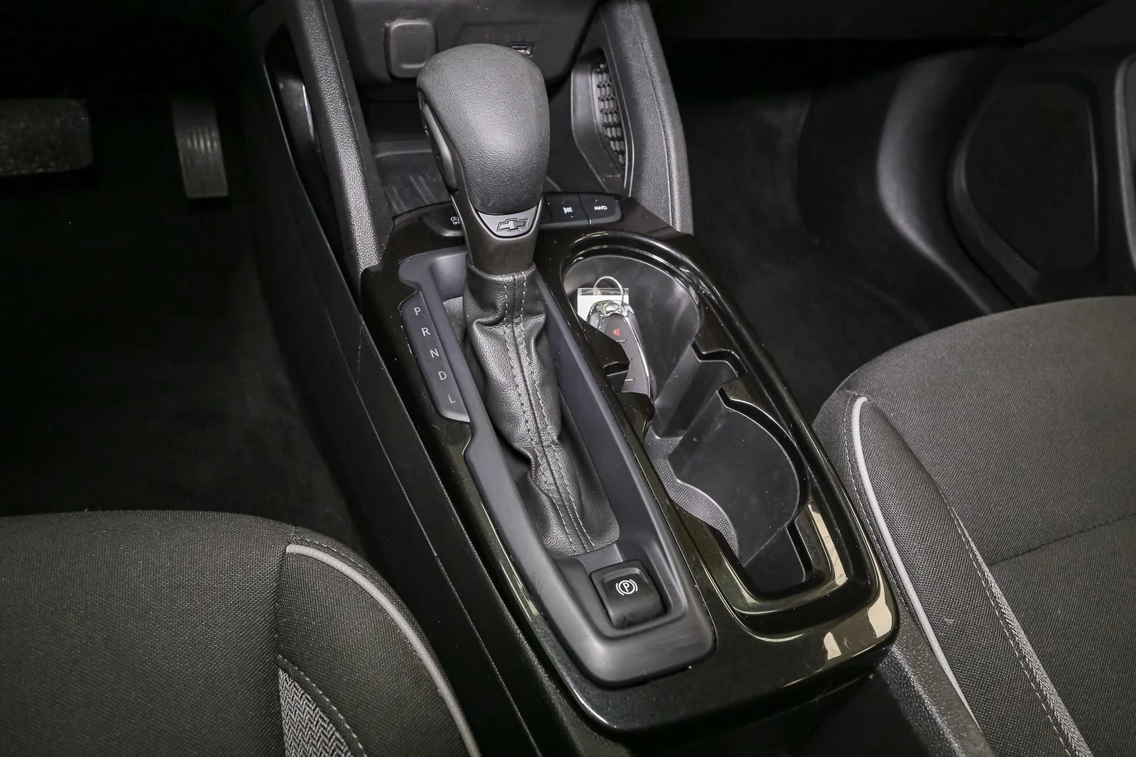 Used 2024 Summit White Chevrolet LT image 30