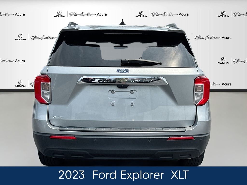 Used 2023 Silver Ford XLT image 6