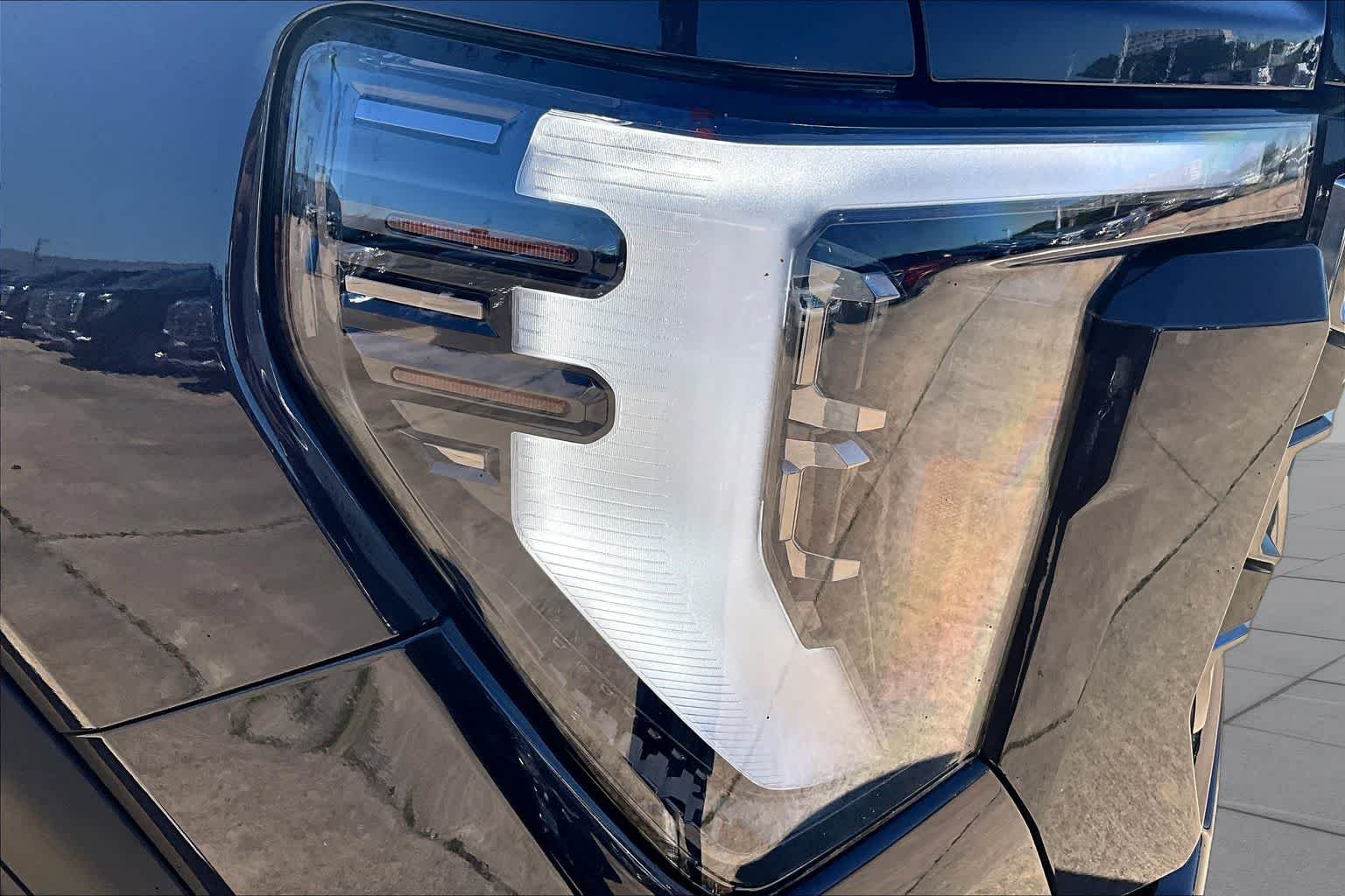 Used 2024 Titanium Rush Metallic GMC AT4 image 28